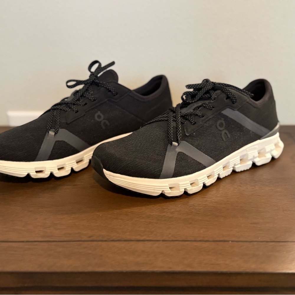 On Running Men's Black and White Athletic Shoes